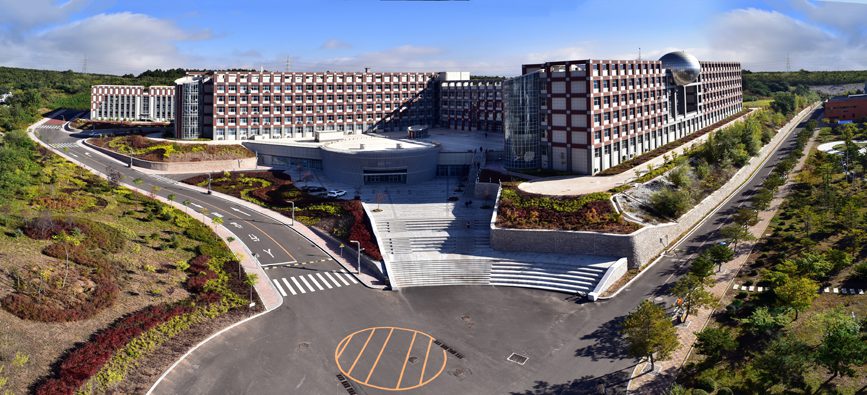 延辺大学理工学部実験訓練棟